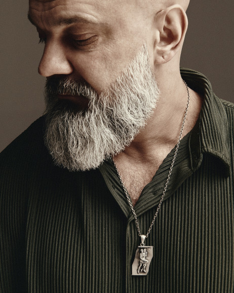 Srebrny wisiorek IN BED 2