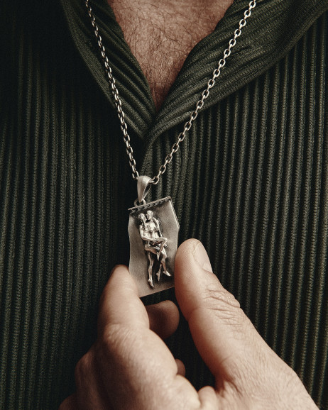 Srebrny wisiorek IN BED 4