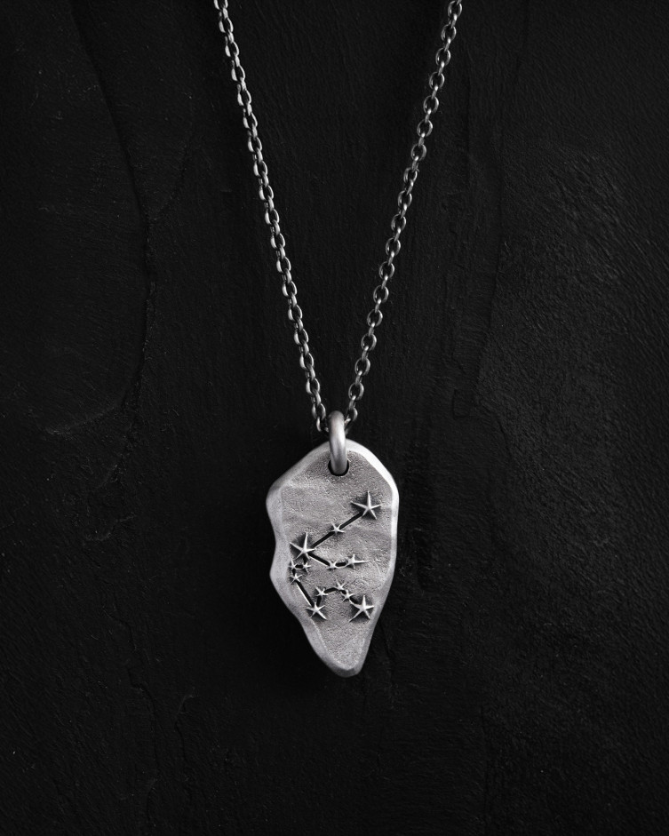 Srebrny wisiorek GWIAZDOZBIÓR WODNIK na łańcuszku