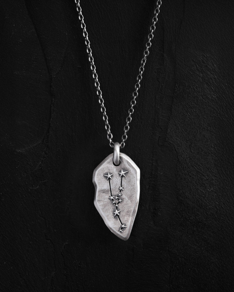 Srebrny wisiorek GWIAZDOZBIÓR BYK na łańcuszku