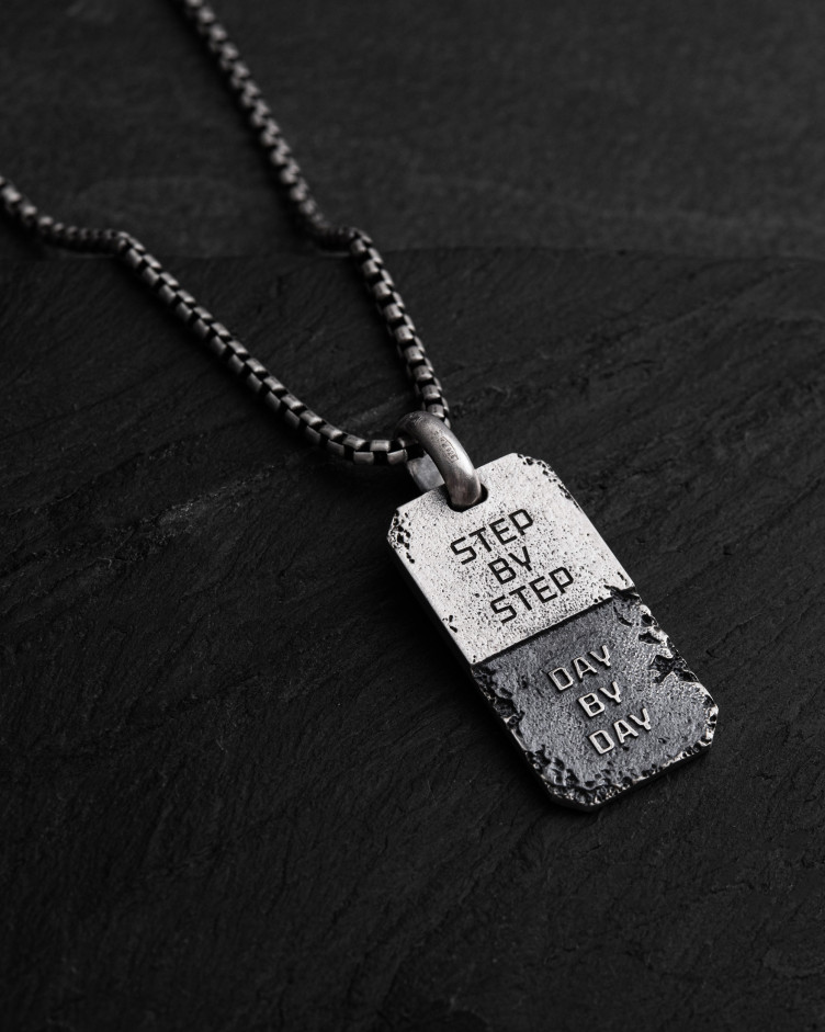 Srebrny wisiorek STEP BY STEP 2