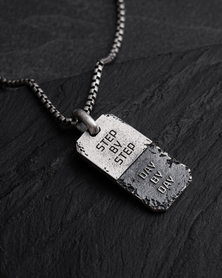 Srebrny wisiorek STEP BY STEP 4