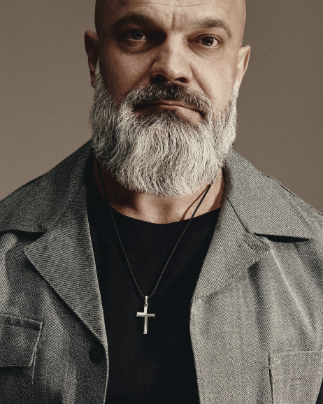 Krzyż REDEEMER z białego złota 2