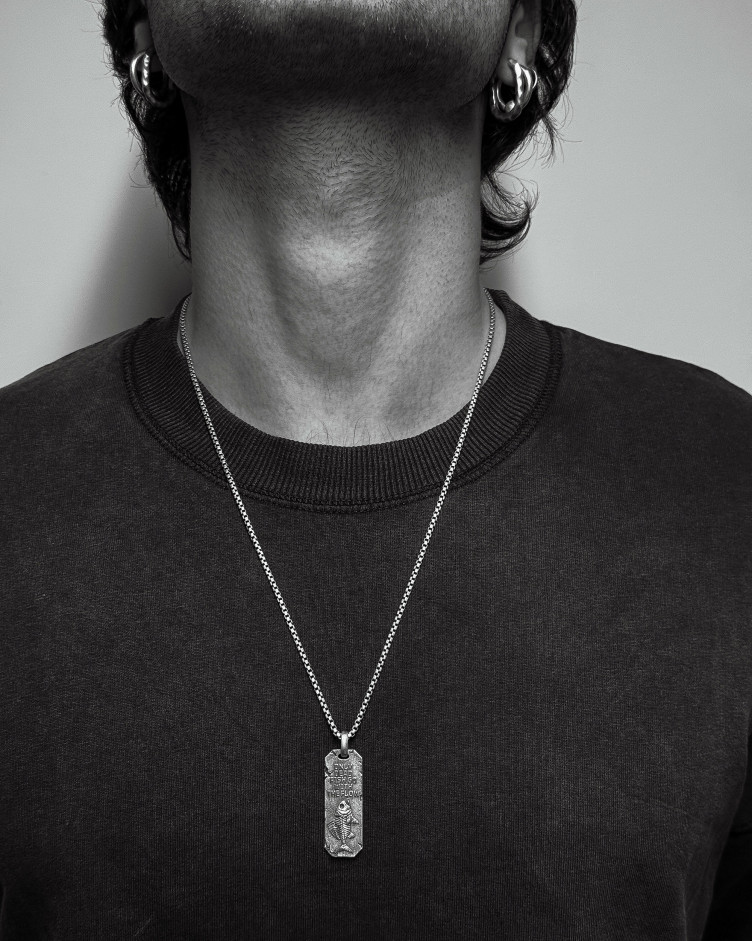 Srebrny wisiorek AGAINST THE FLOW 4