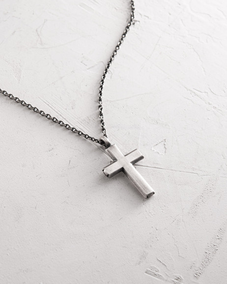 Srebrny krzyż na łańcuszku VÉRITÉ 3