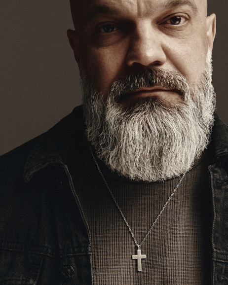 Srebrny krzyż na łańcuszku VÉRITÉ 2