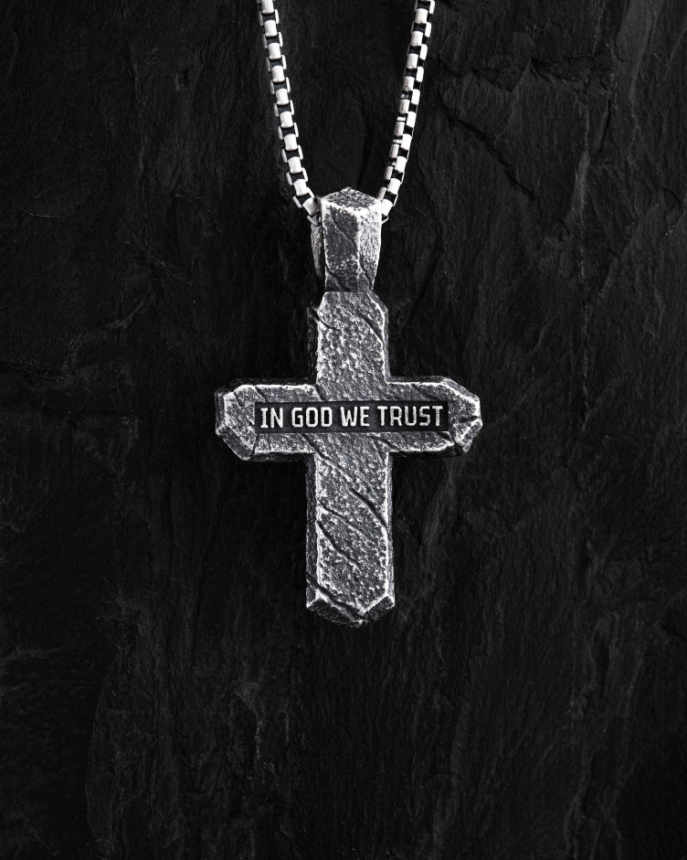 Srebrny krzyż CALVARY CROSS. IN GOD WE TRUST (wstawka z żółtego złota 18k) 3