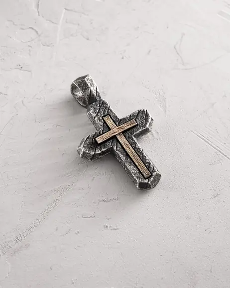 Srebrny krzyż CALVARY CROSS. IN GOD WE TRUST (wstawka z żółtego złota 18k) 5