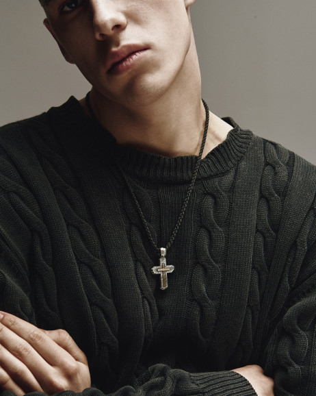 Srebrny krzyż CALVARY CROSS. IN GOD WE TRUST (wstawka z żółtego złota 18k) 2