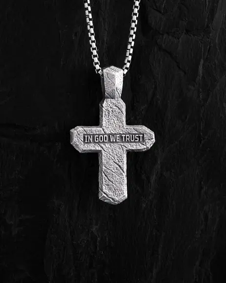 Srebrny krzyż CALVARY CROSS. IN GOD WE TRUST 5