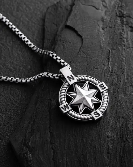 Srebrny wisiorek WIND ROSE