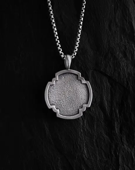 Srebrny wisiorek JESUS SHEPHERD 4