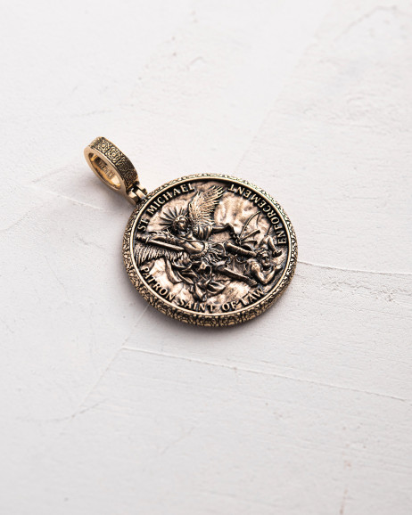 Wisiorek ŚW. ARCHANIOŁ MICHAŁ: MODLITWA (żółte złoto) 2