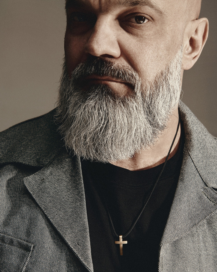 Krzyż MINIMAL (żółte złoto) 2