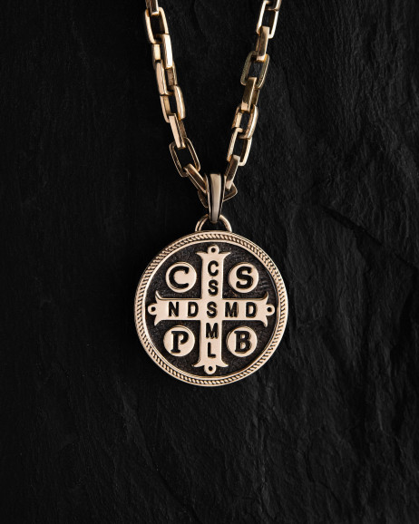 Wisiorek SANCTUS BENEDICTUS (żółte złoto) 2