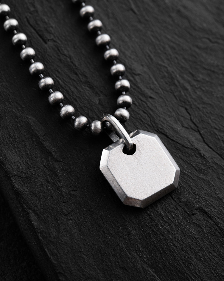 Srebrny wisiorek FRAGMENT 4