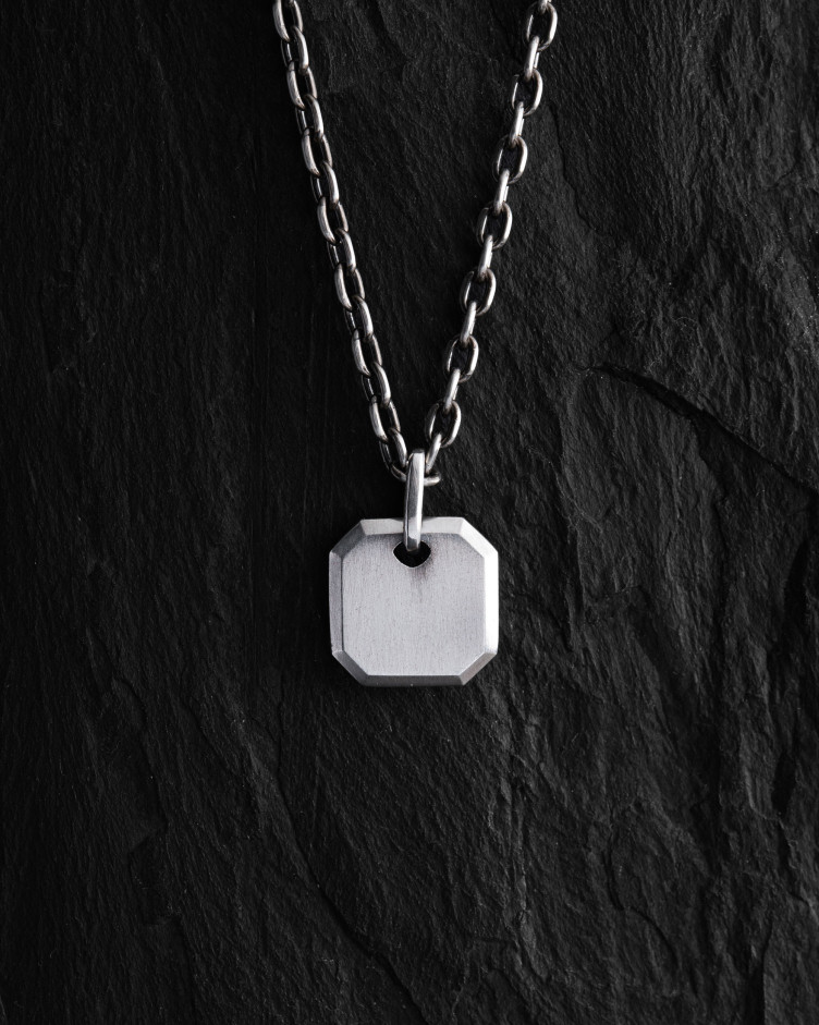 Srebrny wisiorek FRAGMENT 2