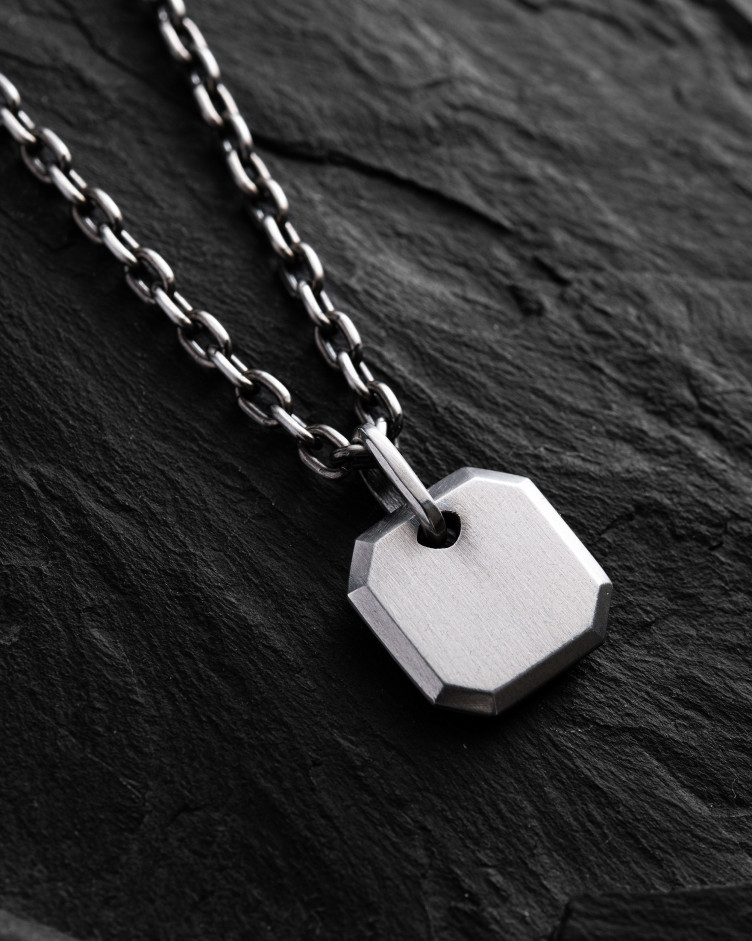 Srebrny wisiorek FRAGMENT