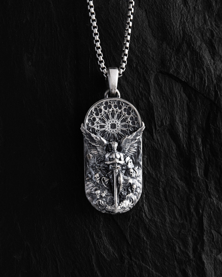 Srebrny wisiorek ŚWIĘTY MICHAŁ