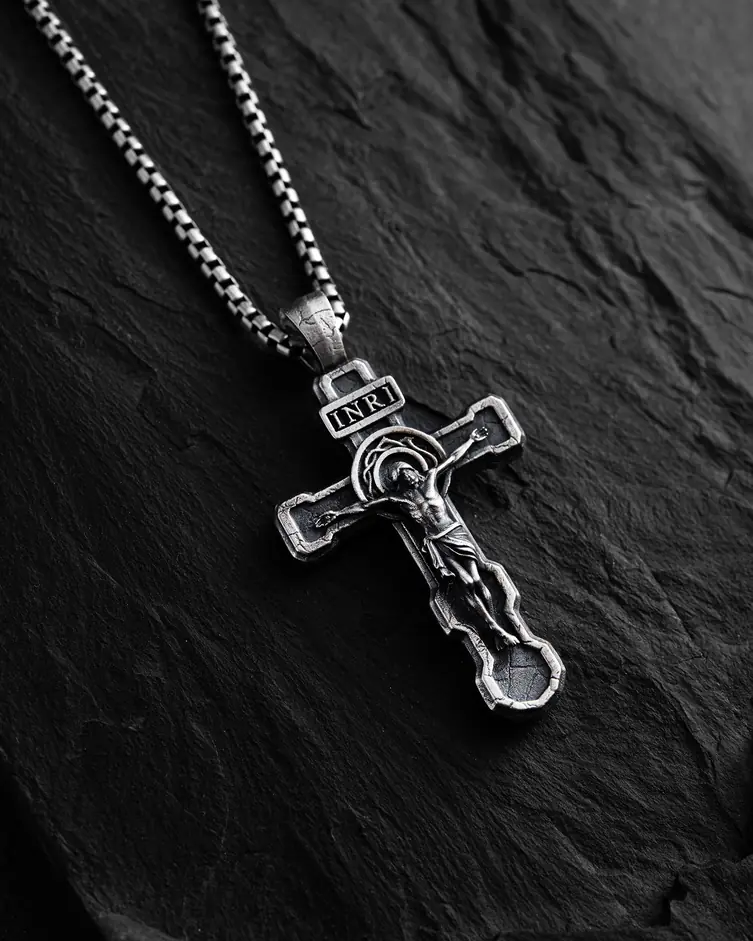 Srebrny krzyż FILIUS UNIGENITUS DEI. INRI 2