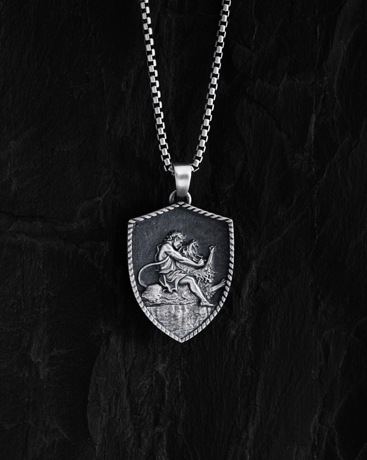 Silver pendant SAMSON AND THE LION