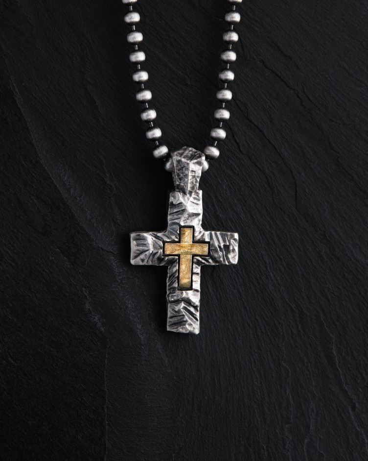 Srebrny krzyż INVICTUS (wstawka z żółtego złota 14k)