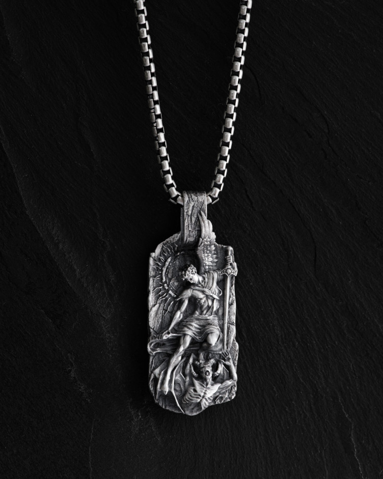 Srebrny wisiorek SAINT MICHAEL mini