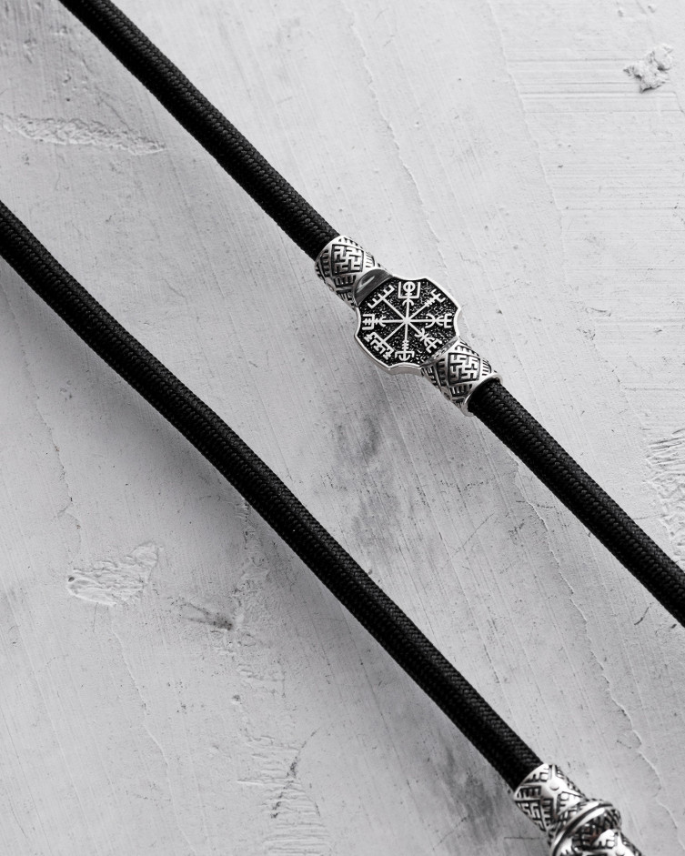 Jedwabny sznurek VEGVISIR. SVARGA ze srebrnymi wstawkami