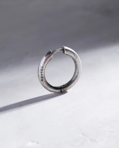 Srebrny kolczyk koło ORBIT 5