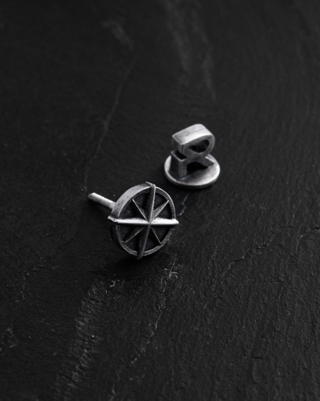 Srebrny mono - kolczyk COMPASS 3
