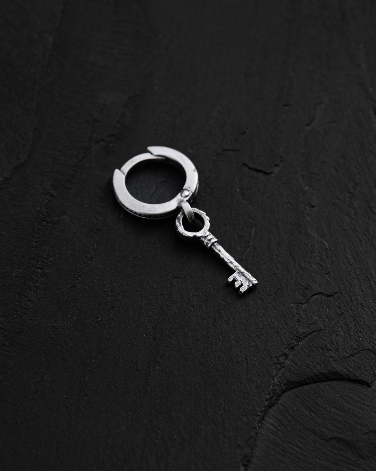 Srebrny mono - kolczyk KEY 3