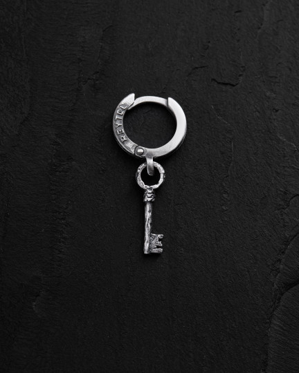 Srebrny pojedynczy kolczyk KEY - 3565