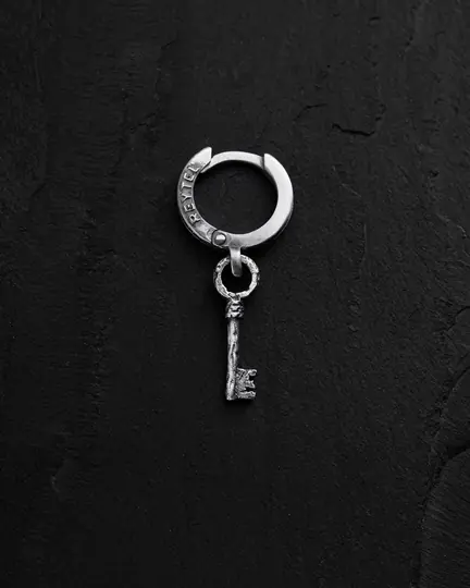 Srebrny pojedynczy kolczyk KEY - 3565