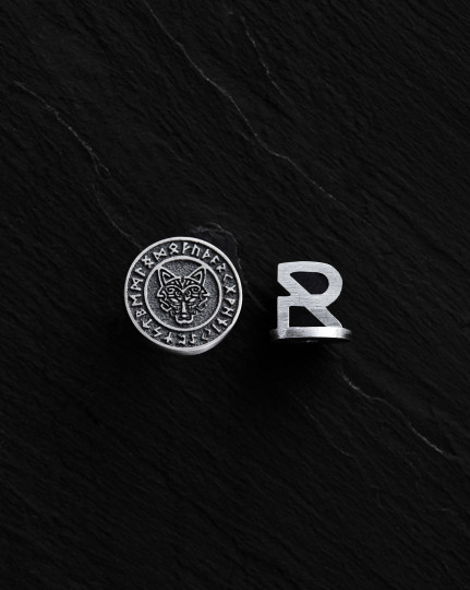 Srebrny kolczyk wkrętka WOLF. RUNES - 3551