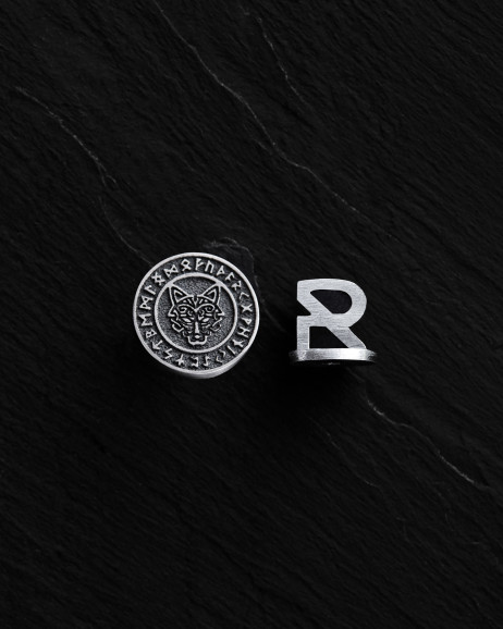 Srebrny mono - kolczyk WOLF. RUNES