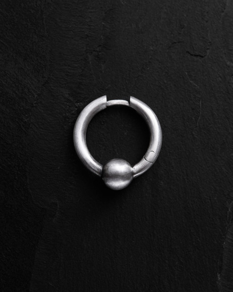 Srebrny mono - kolczyk GRAVITY 5
