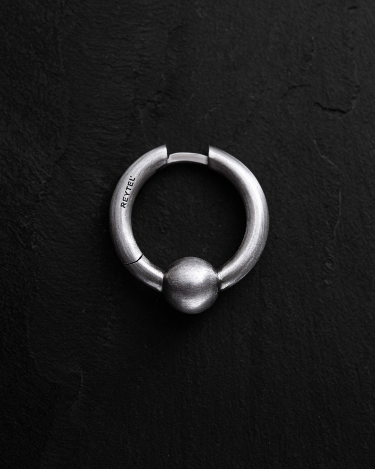 Srebrny mono - kolczyk GRAVITY