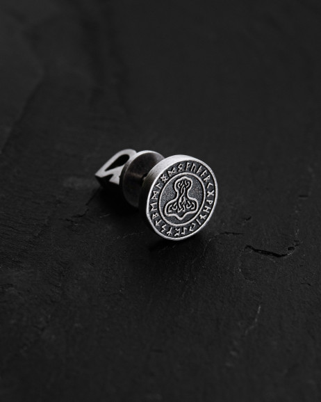 Srebrny mono - kolczyk THOR'S HAMMER. RUNES 3