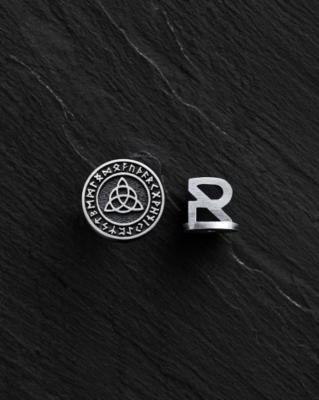 Srebrny mono - kolczyk TRIQUETRA. RUNES