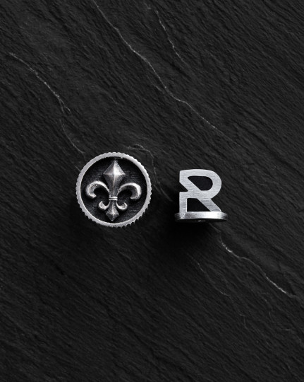 Srebrny kolczyk wkrętka FLEUR DE LIS - 3590