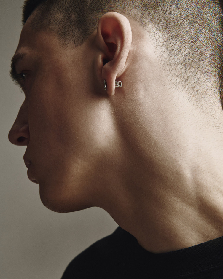 Srebrny mono - kolczyk MOON 6