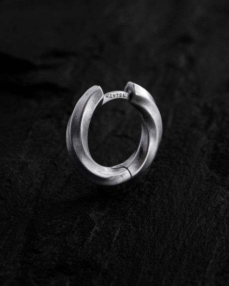 Srebrny kolczyk - kółko VIR 3