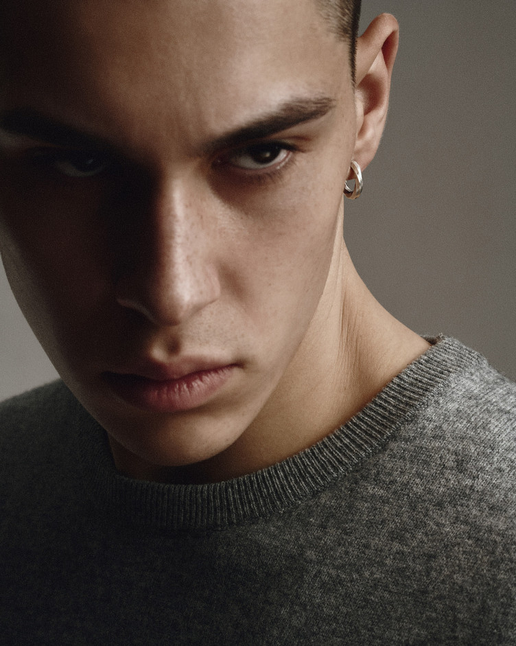 Srebrny kolczyk - kółko VIR 2