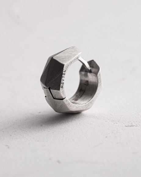 Srebrny mono - kolczyk FACETS 2