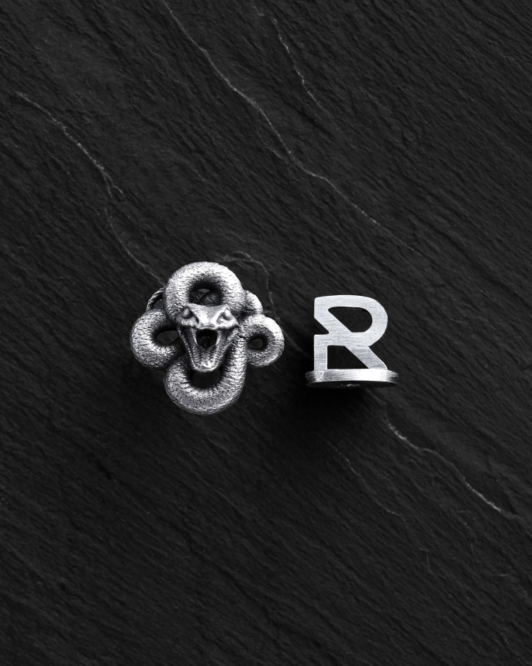 Srebrny mono - kolczyk SERPENS