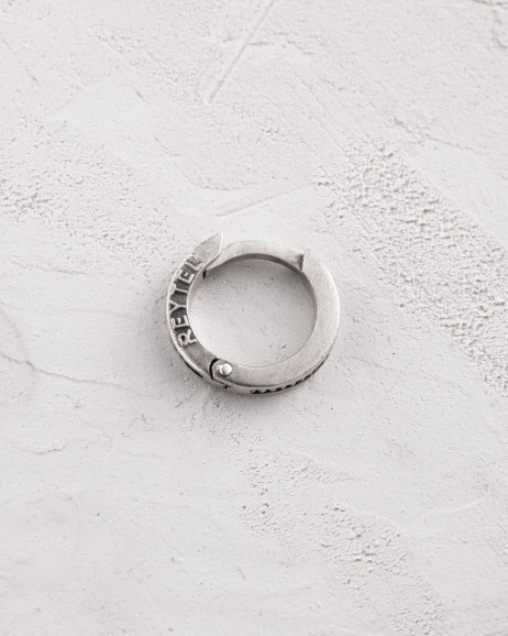Srebrny mono - kolczyk MINIMAL 4