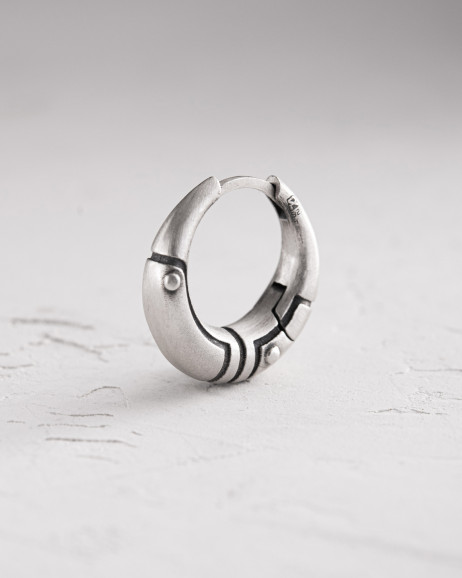 Srebrny mono - kolczyk AXE