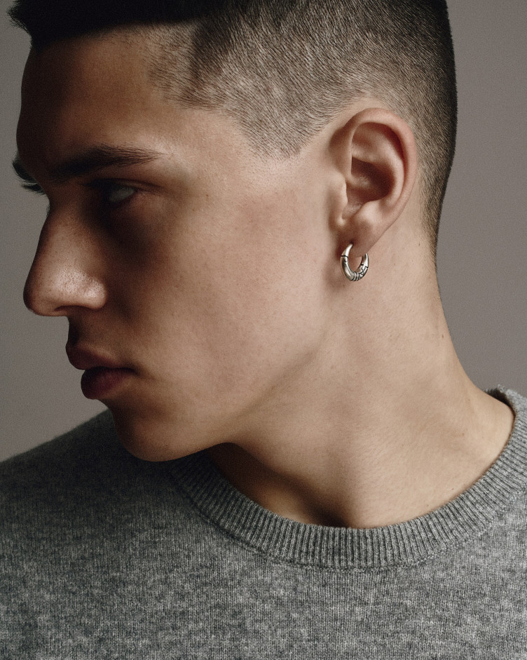 Srebrny mono - kolczyk AXE 2