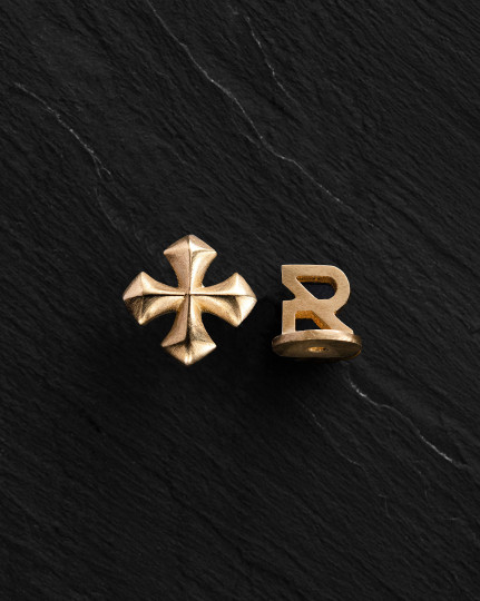 Kolczyk wkrętka CROSS PATTÉE (żółte złoto) - 3885