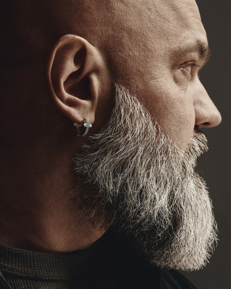 Srebrny kolczyk koło VERITA 4